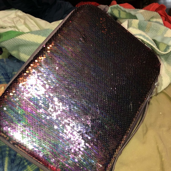 Purple sequined semi hard large makeup carry case - Picture 5 of 12